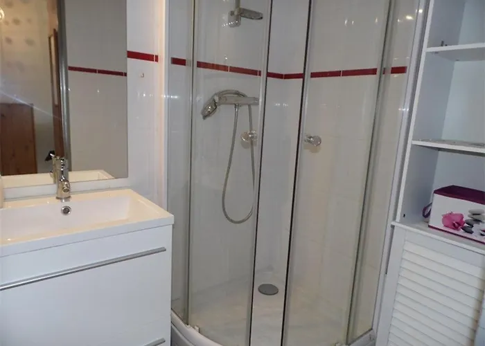 Appartement 2 Pièces Avec Piscine Et Parking - Fr-1-326-478 *