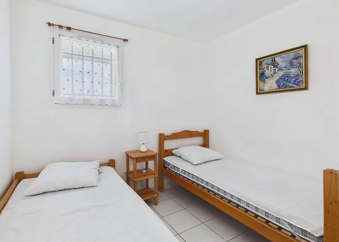 Apartment 2 Pieces Avec Piscine Et Parking - Fr-1-326-478 *