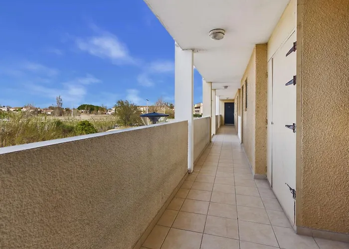 Apartment 2 Pieces Avec Piscine Et Parking - Fr-1-326-478 *